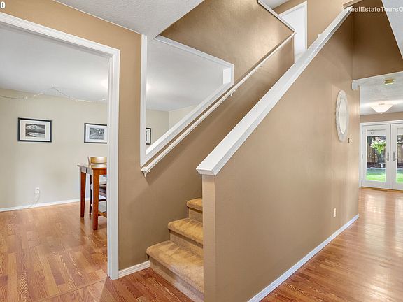 3rd image of 798 SE 60th Ave