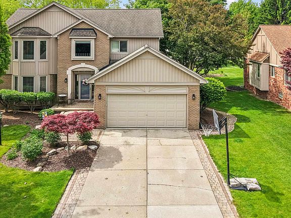3rd image of 192 Bellshire Ln