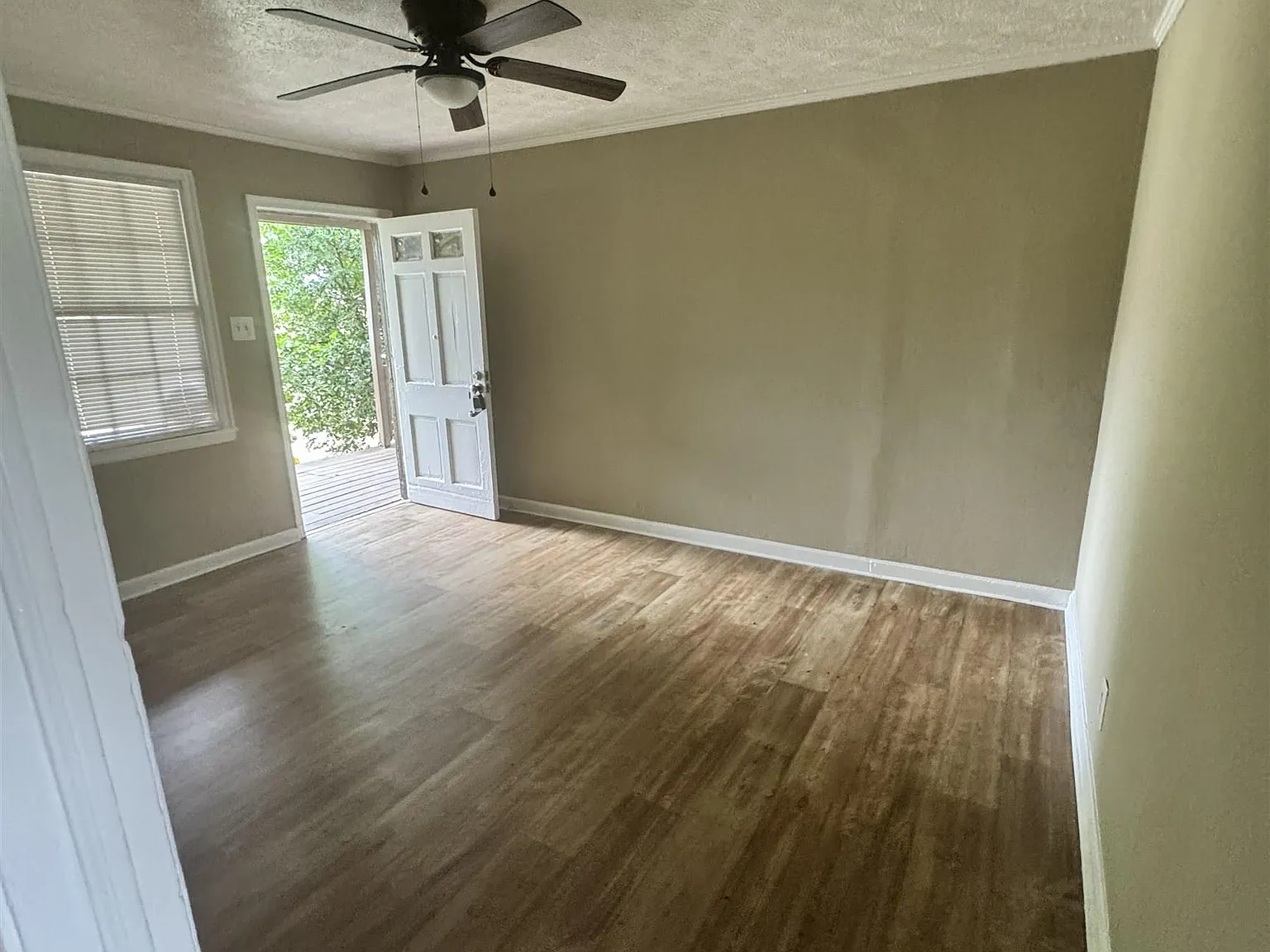 2 bed, 1.0 bath, 675 sqft, $950 — Photo 1