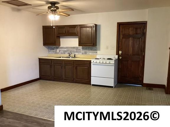 2nd image of 218 4th St S