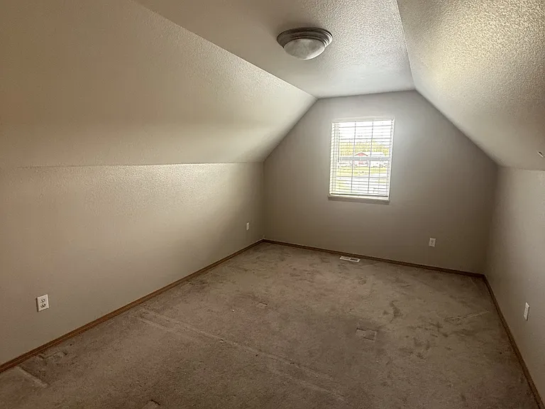 335 N Roy Cir — Photo 13