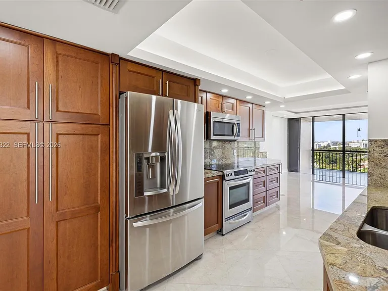 10175 Collins Ave #907 — Photo 9