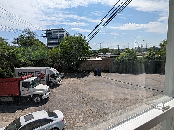 3rd image of 329 S Greenwood Ave #201