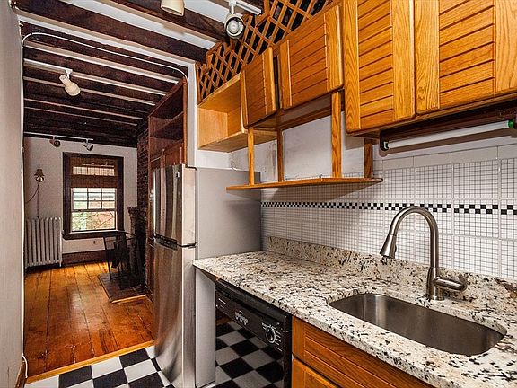 5th image of 31 Myrtle St APT 4