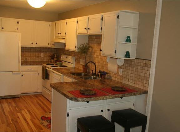 4th image of 813 Evergreen Cir