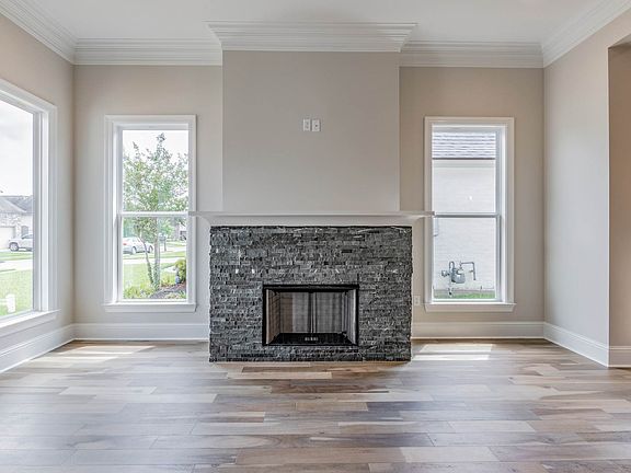 3rd image of 204 Golden Cypress Dr
