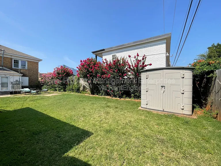 737 NE 14th St — Photo 12