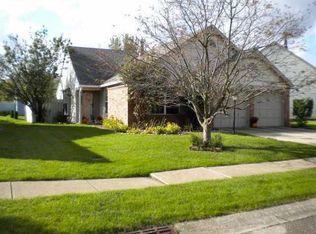 9867 River Oak Ln N, Fishers, IN