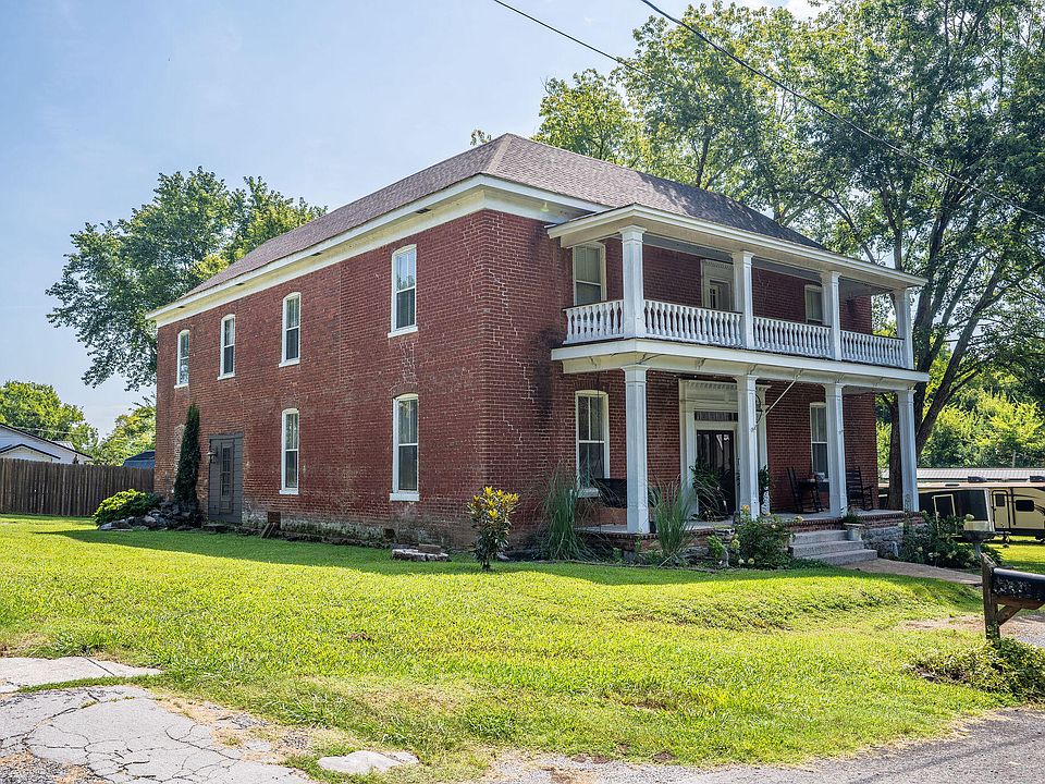 1st image of 211 Church St