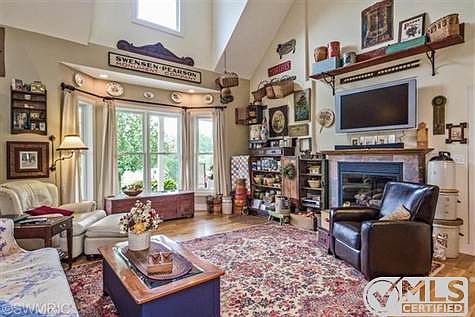 Living room with gas fireplace
