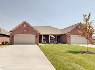 2841 Grandview Ln, Greenwood, IN 46143