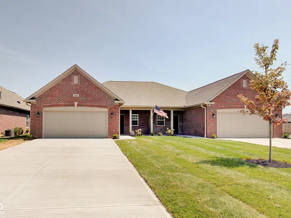 2841 Grandview Ln, Greenwood, IN 46143