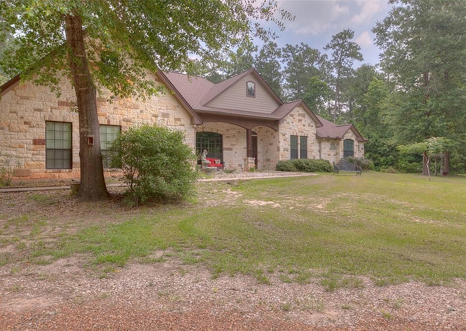 1st image of 32 Brandenburg Ln