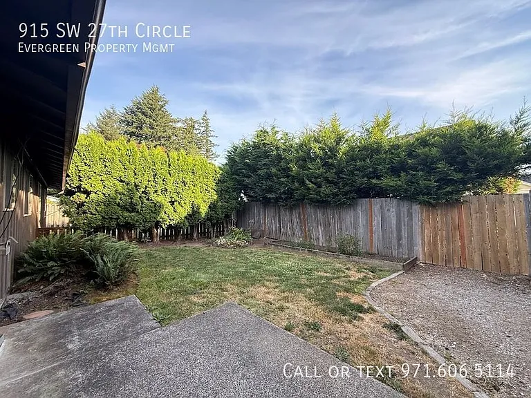 915 SW 27th Cir — Photo 23