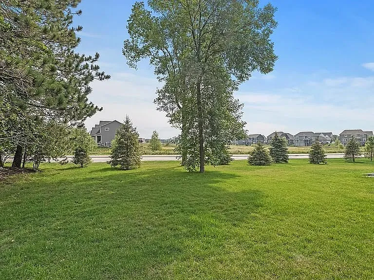 5898 Urbandale Ct N — Photo 28