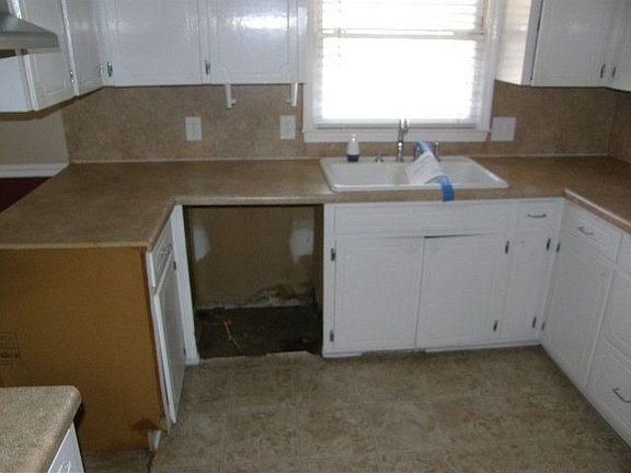 4th image of 1202 Wrenwood Dr