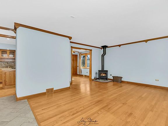 5th image of 12437 Melvina Ave