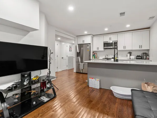 109 Eutaw St APT 1, East Boston, MA 02128