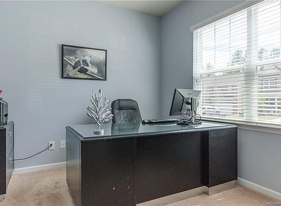 5th image of 2083 Newport Dr