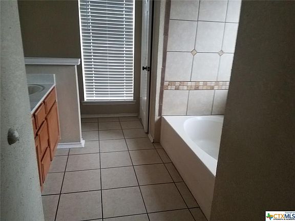 5th image of 5007 Topsey Dr