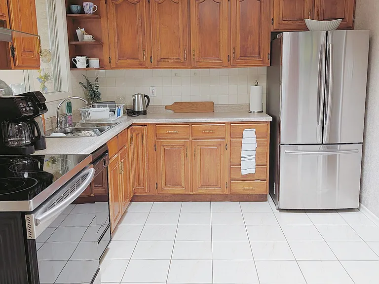 14 Lorraine Dr — Photo 3
