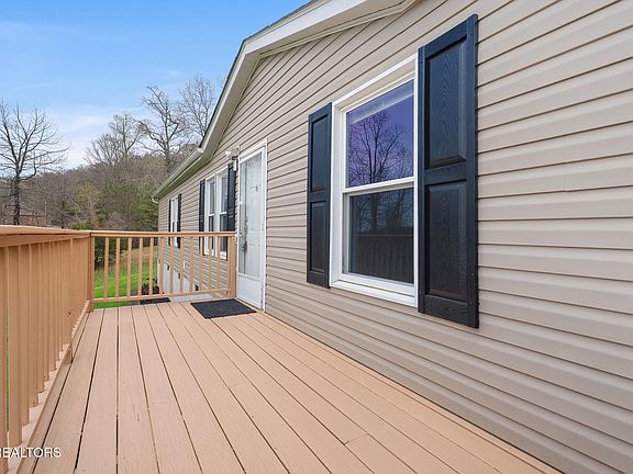 5th image of 150 E Raccoon Valley Dr