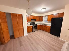 174 Dwight St, Jersey City, NJ