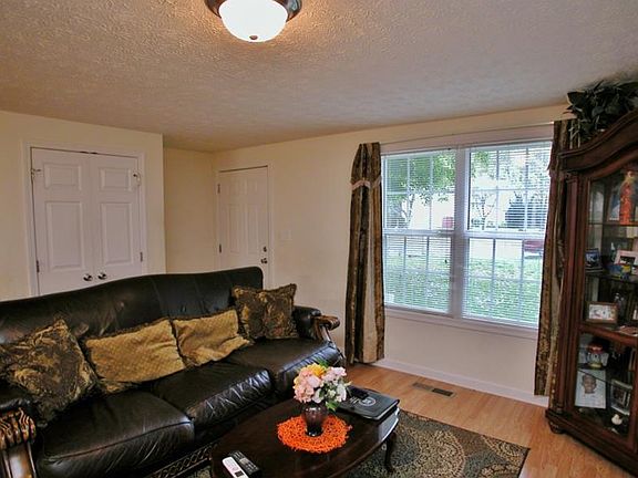 5th image of 1118 Brockdell Ct