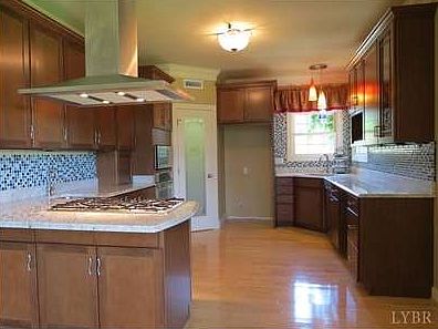 5th image of 501 Ivy Lake Dr
