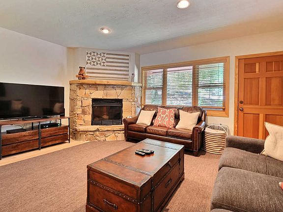 3rd image of 690 Deer Valley Dr Unit 10