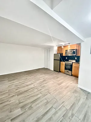 Rented by Waverly Realty Associates | media 17