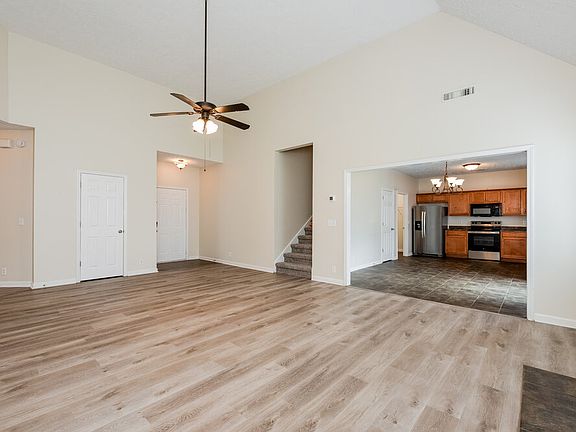 5th image of 1452 Colyn Ave