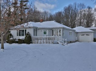 33130 Willow Rd, New Boston, MI 48164