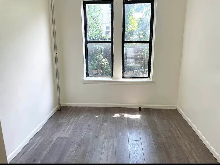 2204 Clarendon Rd #1C — Photo 1