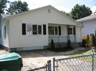 25 Quebec St, Chicopee, MA 01020