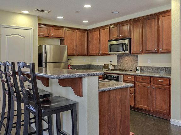 5th image of 2524 Allen Cir