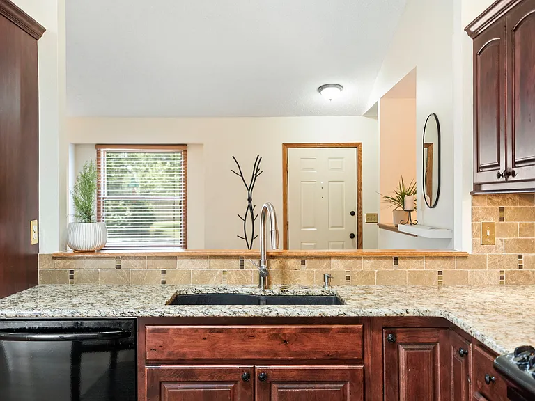 1702 Dora St — Photo 18