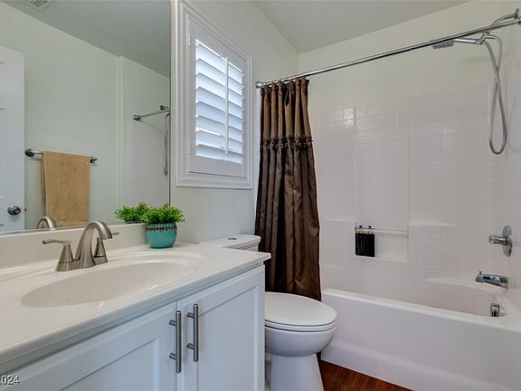 5th image of 8952 Amy Olivia Ave