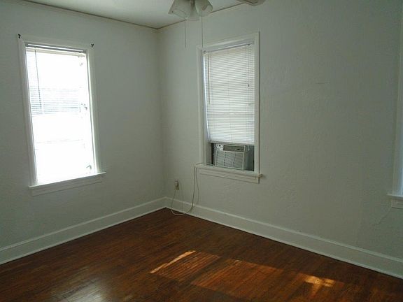 5th image of 2030 Virginia Ave APT B
