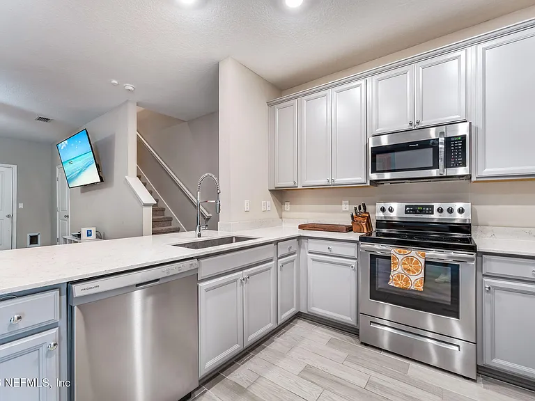 2639 Sandy Dune Dr — Photo 8