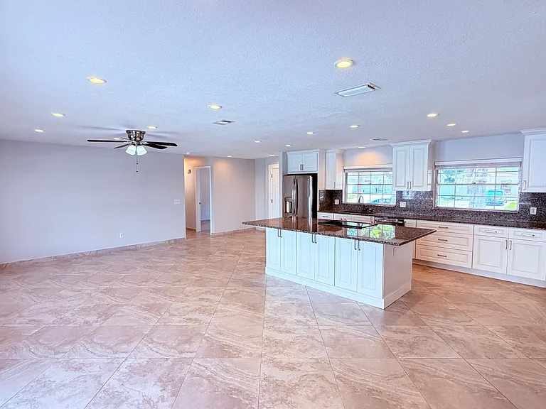 6 Carriage Hill Cir — Photo 37
