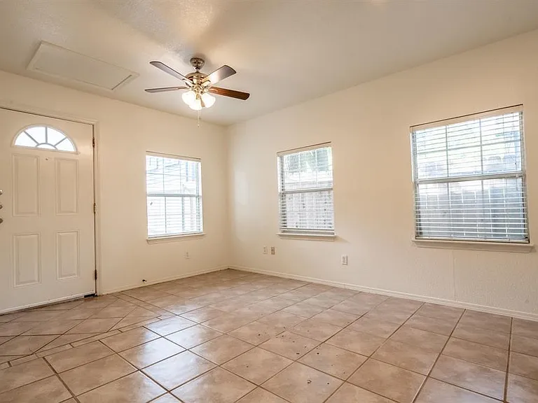 4704 Evans Ave #B — Photo 6