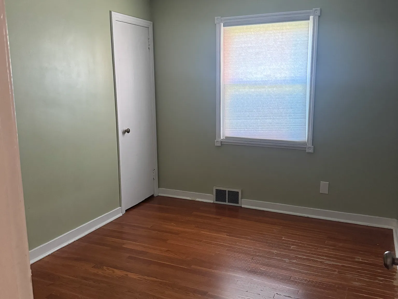 3 bed, 1401 sqft, $1,950 — Photo 3