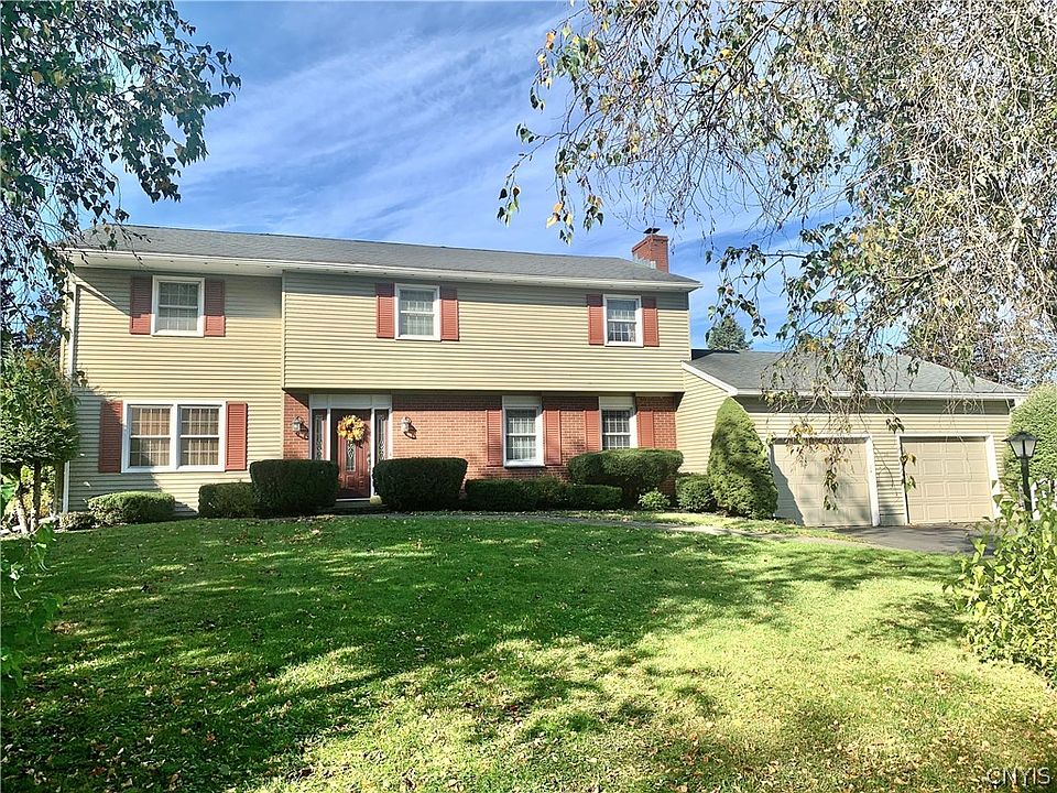 1st image of 28 Foxcroft Rd