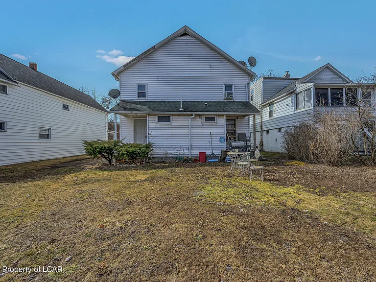 323 Vaughn St — Photo 22