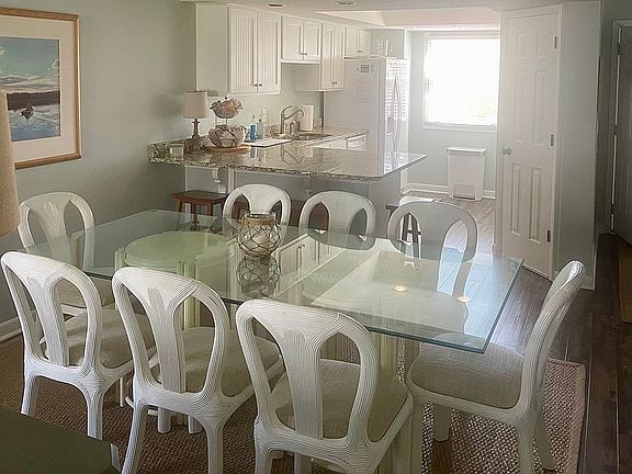 5th image of 410 Yacht Harbor Ct