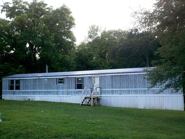 2nd image of 80 Park Ln