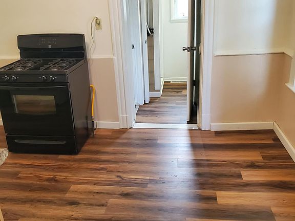 2nd image of 223 W 16th St #3