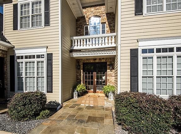 3rd image of 613 46th Avenue Dr NE