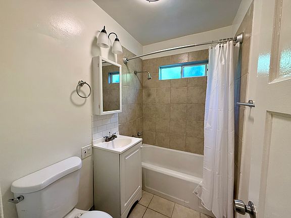 5th image of 2075 E Broadway #204